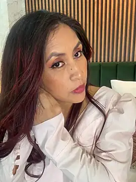 MonicaMoret's cam snapshot