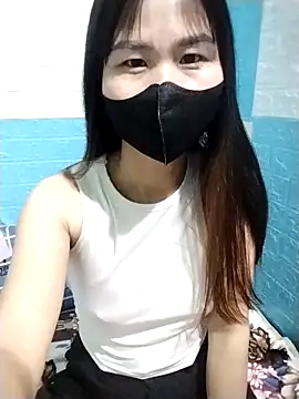 Donatella28 live sex cam