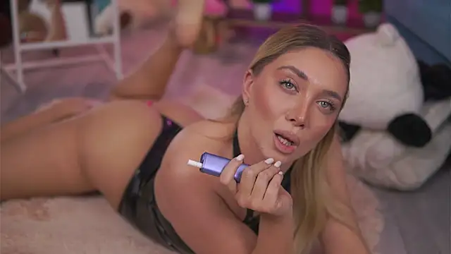 NadyaBlue's cam snapshot