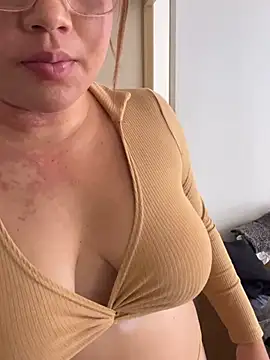 WhiteWomen's cam snapshot