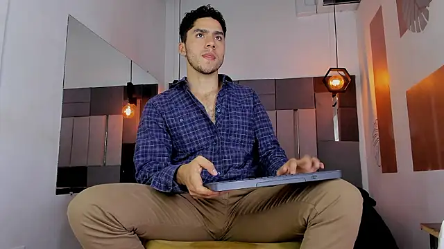 LiamNovak live sex cam