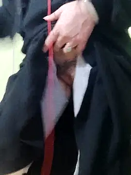 Hangem111's cam snapshot