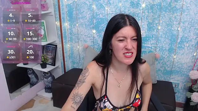 HannaOwen_'s cam snapshot