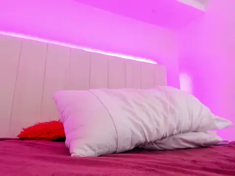 zoe_cuttee_'s cam snapshot