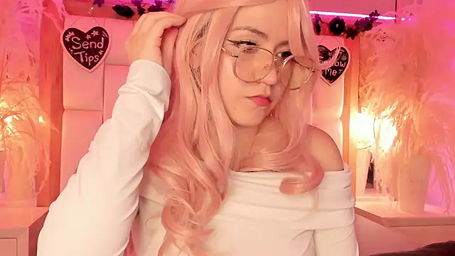 Daphne_And_Roger live sex cam