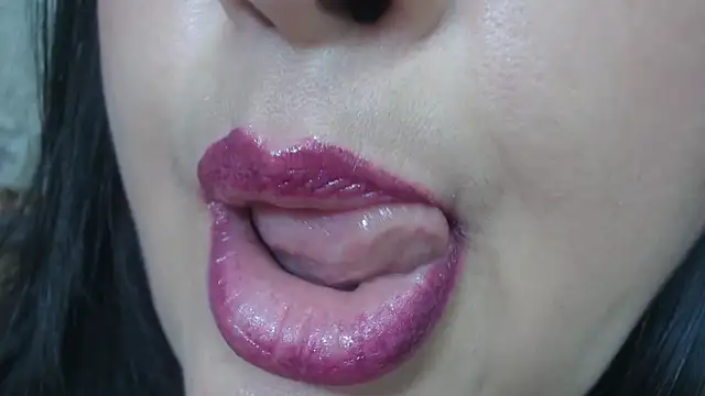 Kerly_Doll live sex cam