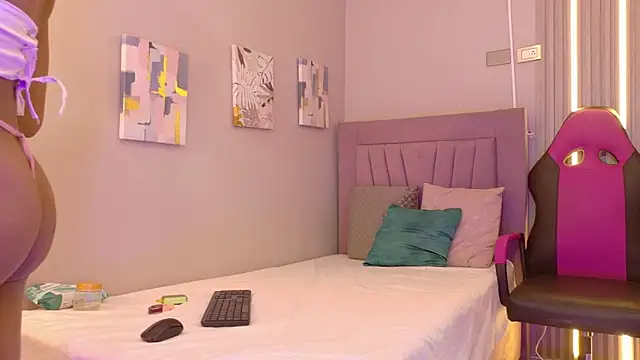 SaraBloom_'s cam snapshot