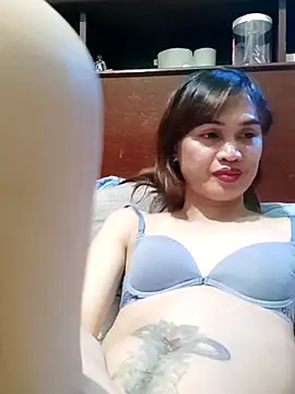 QueenSoreal live sex cam