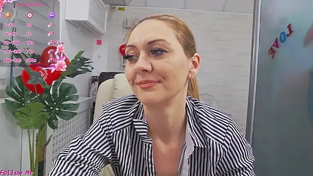 EllaMilf_ live sex cam