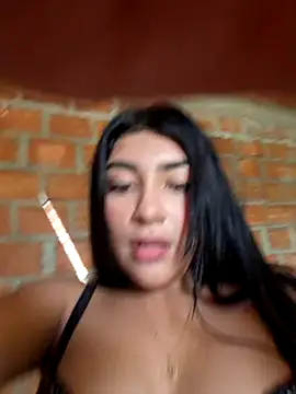 Sweed-virgin-pussy live sex cam