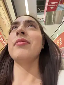 Holly_Play's cam snapshot