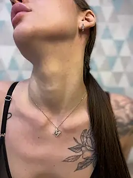 MelaniePavola-'s cam snapshot