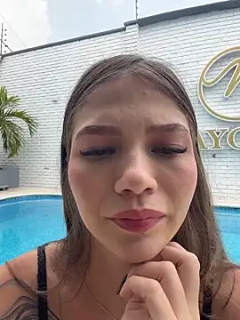 EmmaJhoons live sex cam