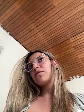 Isabella_Varella's cam snapshot