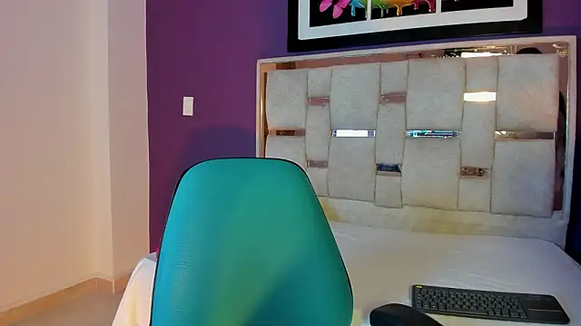 emilyy_cooperr's cam snapshot