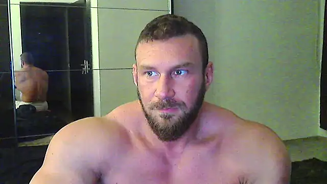 muscularkevin live sex cam