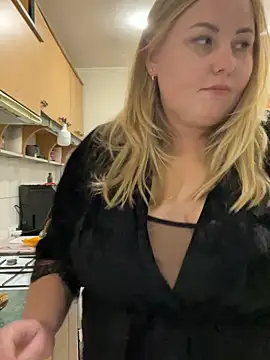 Mommy-girl-Lola's cam snapshot