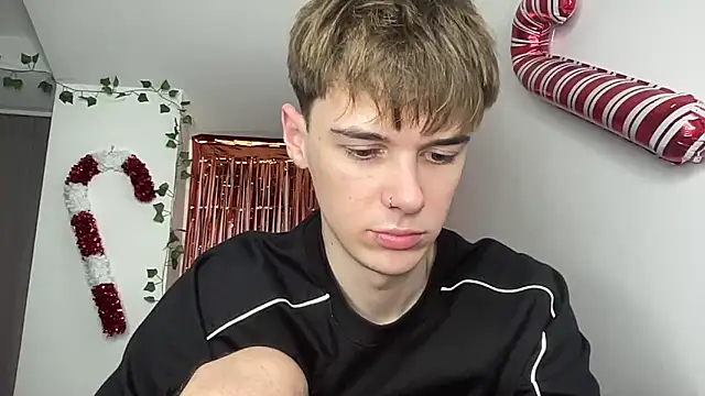 YourMilkyGuy's cam snapshot