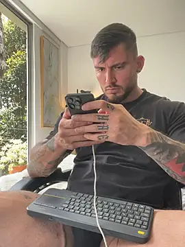 DimitriSullivan_'s cam snapshot