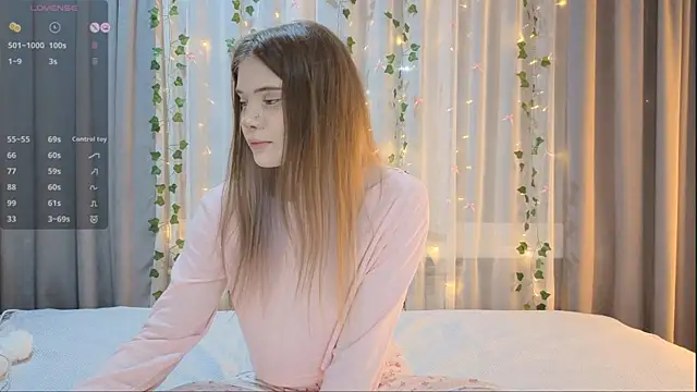 CarolinePepper's cam snapshot