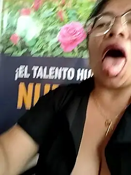 __valentina18 live sex cam