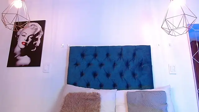 Desire_Evelyn's cam snapshot