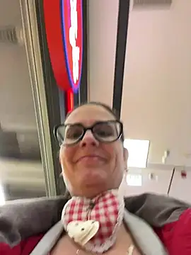 NataKitten live sex cam