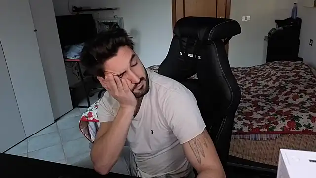 Al3xox02 live sex cam