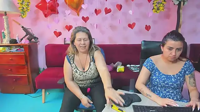 lesbiancuple live sex cam