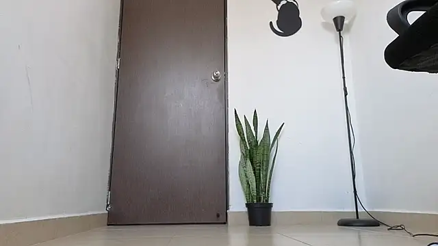 Saturno_v live sex cam