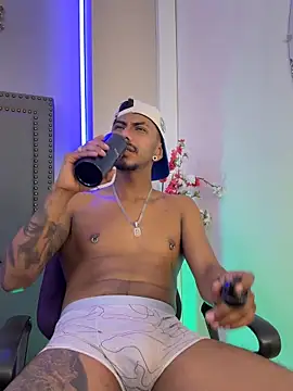 Latinmoster_boss live sex cam