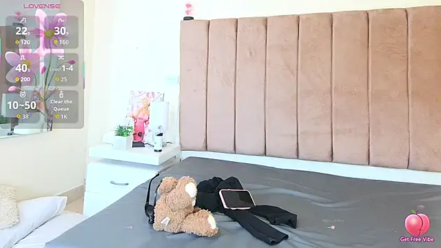 LANA_LARSEN live sex cam