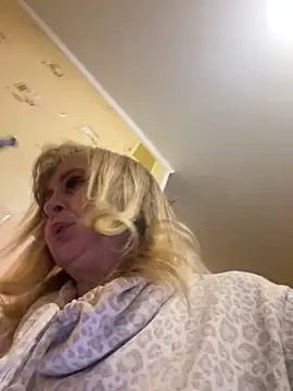 Irina2909@xh live sex cam