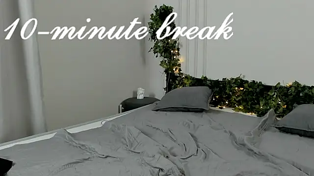 AnikaVelour's cam snapshot