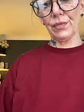 blondebitch2 live sex cam