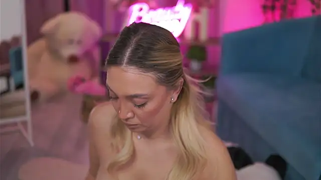 NadyaBlue's cam snapshot