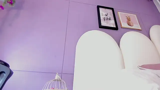 luna_bradley_'s cam snapshot