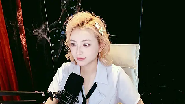 Lady-Mia777 live sex cam