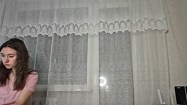 MiaLovelyOne live sex cam