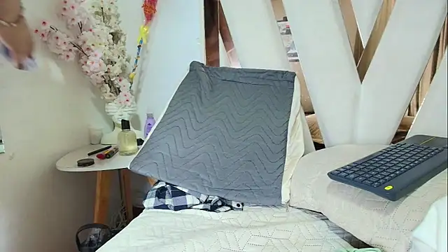 amy_swann's cam snapshot