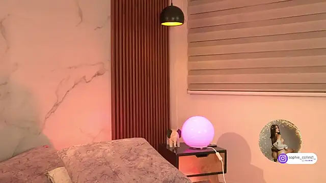 SophieCollins_1's cam snapshot