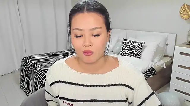 Brunette_Charm's cam snapshot