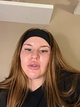 RedFoxQueen live sex cam