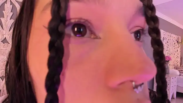 loraineblake's cam snapshot