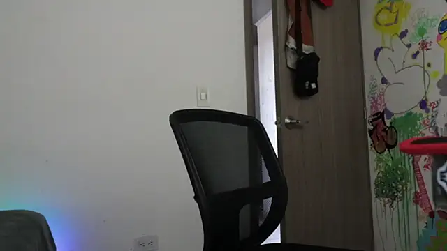 trieone's cam snapshot