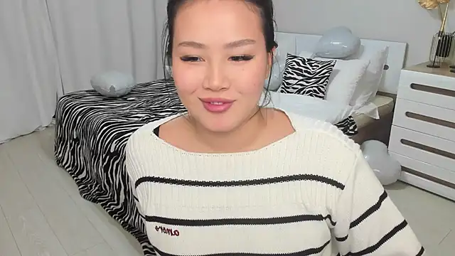 Brunette_Charm's cam snapshot