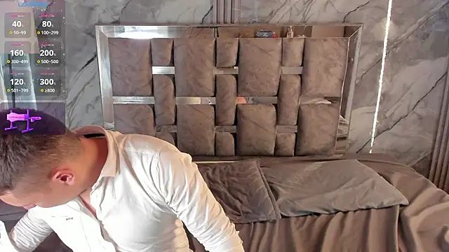 Manson_and_Zoe's cam snapshot