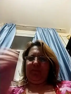 Forest-Lady's cam snapshot