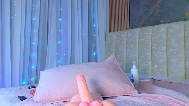 mia_scot's cam snapshot