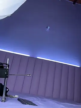 theladymonserrateshow's cam snapshot